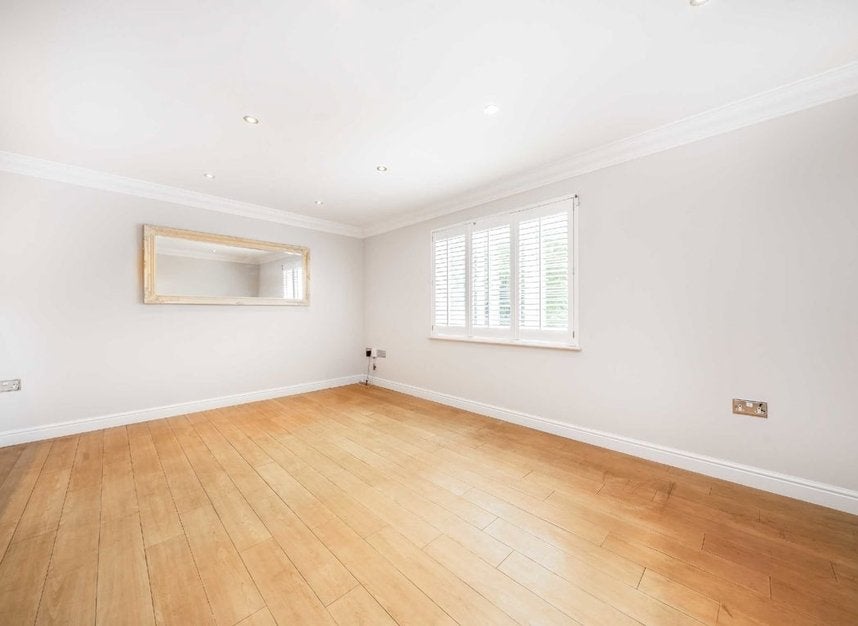 Flat Bennett Street in Greater London