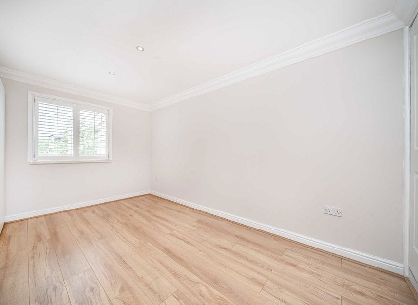 Flat Bennett Street in Greater London