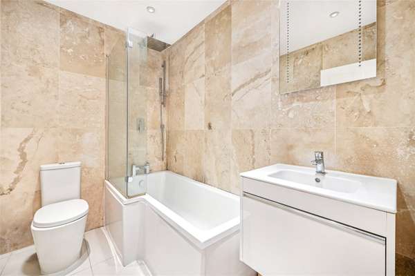 Flat Lillie Road in Greater London