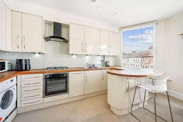 Flat Lillie Road in Greater London
