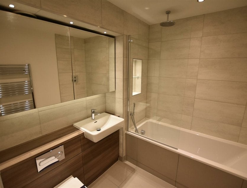 Flat Bentinck Road in Greater London
