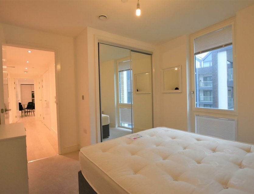 Flat Bentinck Road in Greater London