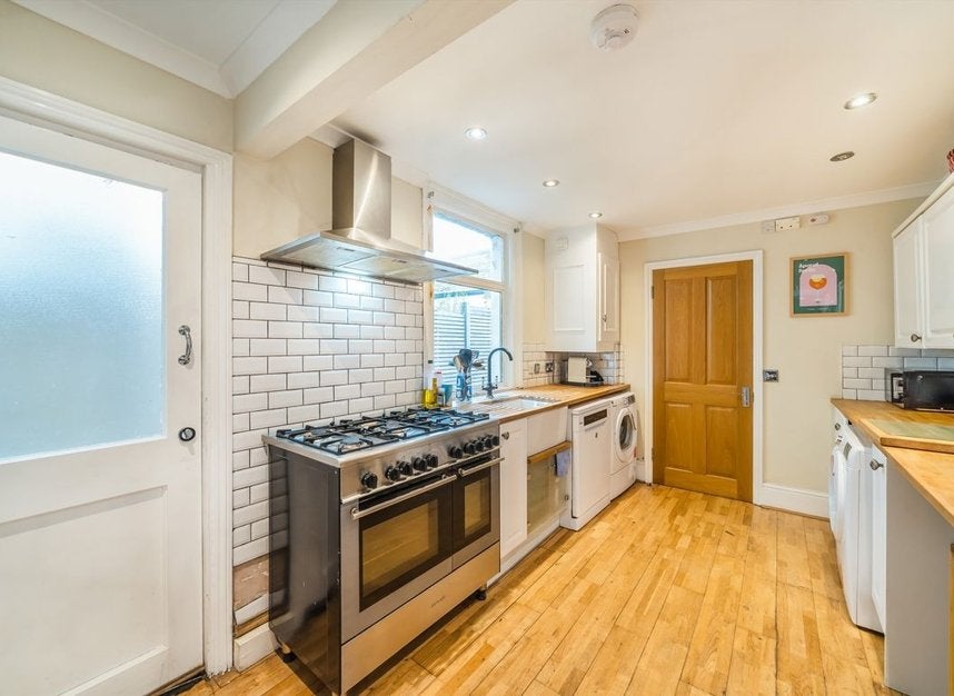 House Eardley Road in Greater London