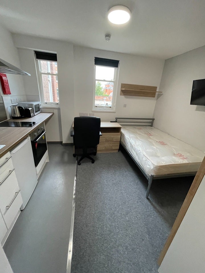 Flat Putney Road in Leicester