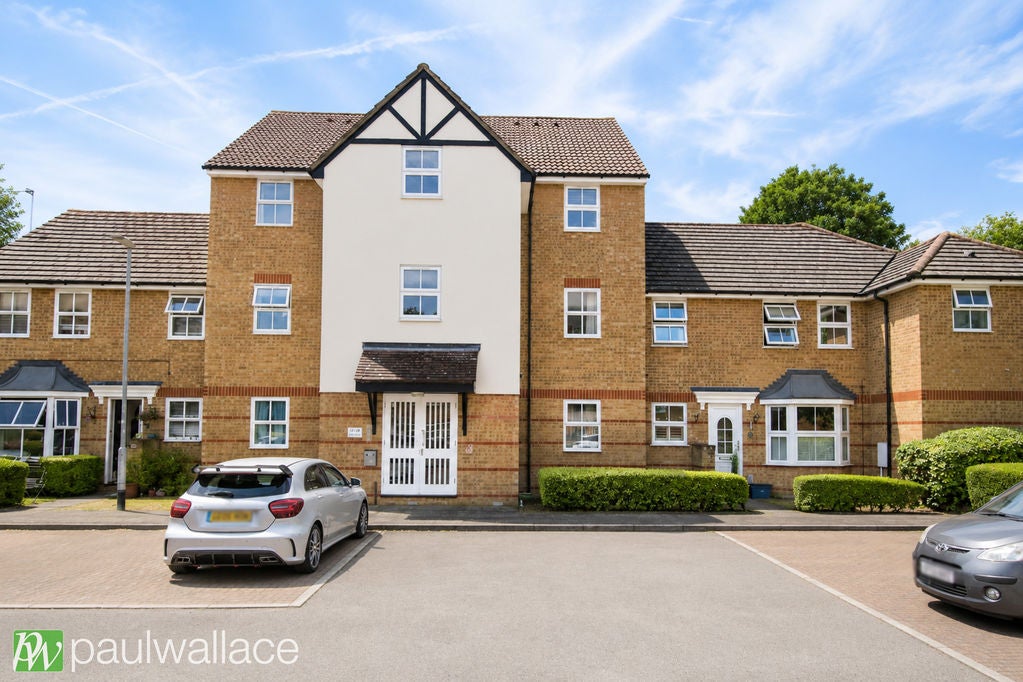 Flat Lee Close in East Hertfordshire