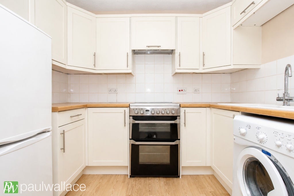 Flat Lee Close in East Hertfordshire
