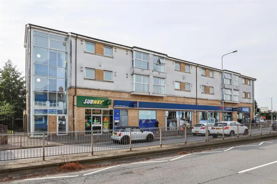 Flat Parkfield Place in Cardiff