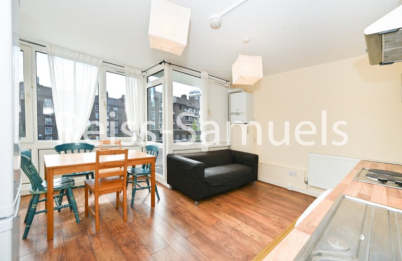 Flat Harper Road in Greater London
