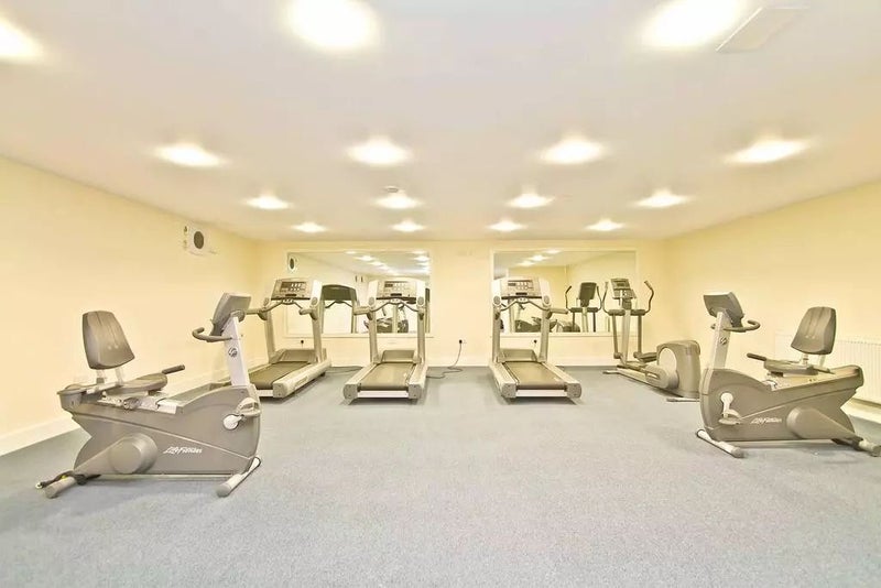 Room High Road in Greater London