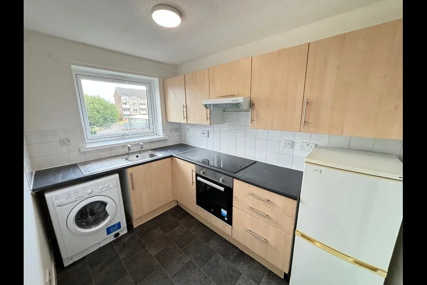 Flat Larkin Gardens in Paisley