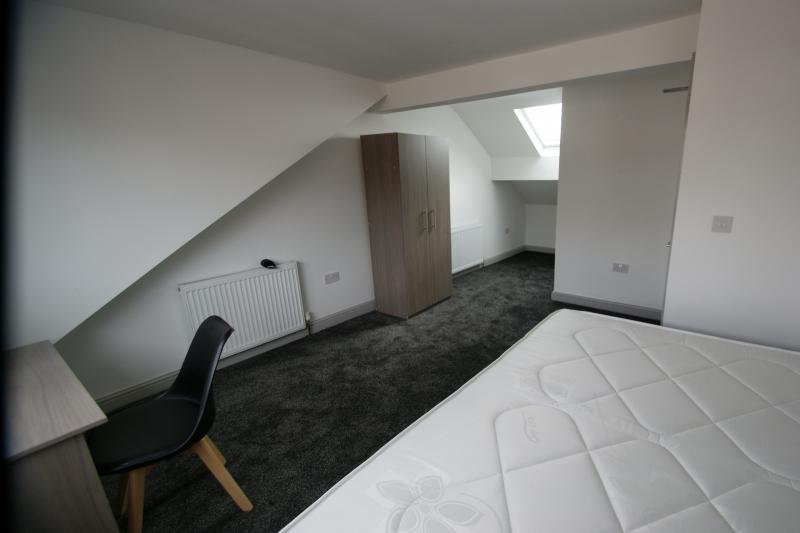 House Burley Lodge Terrace in Leeds