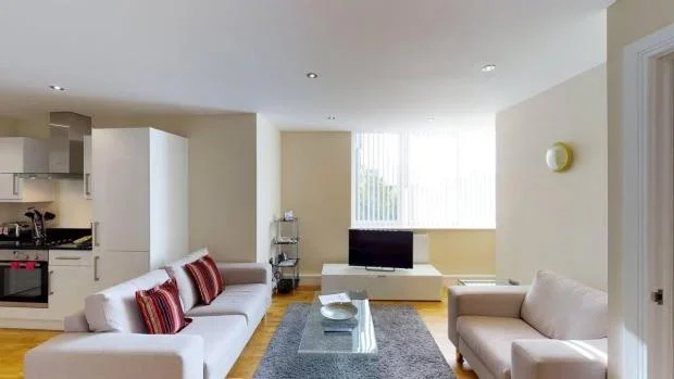 Flat Gayton Road in Greater London