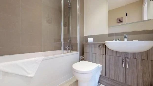 Flat Gayton Road in Greater London