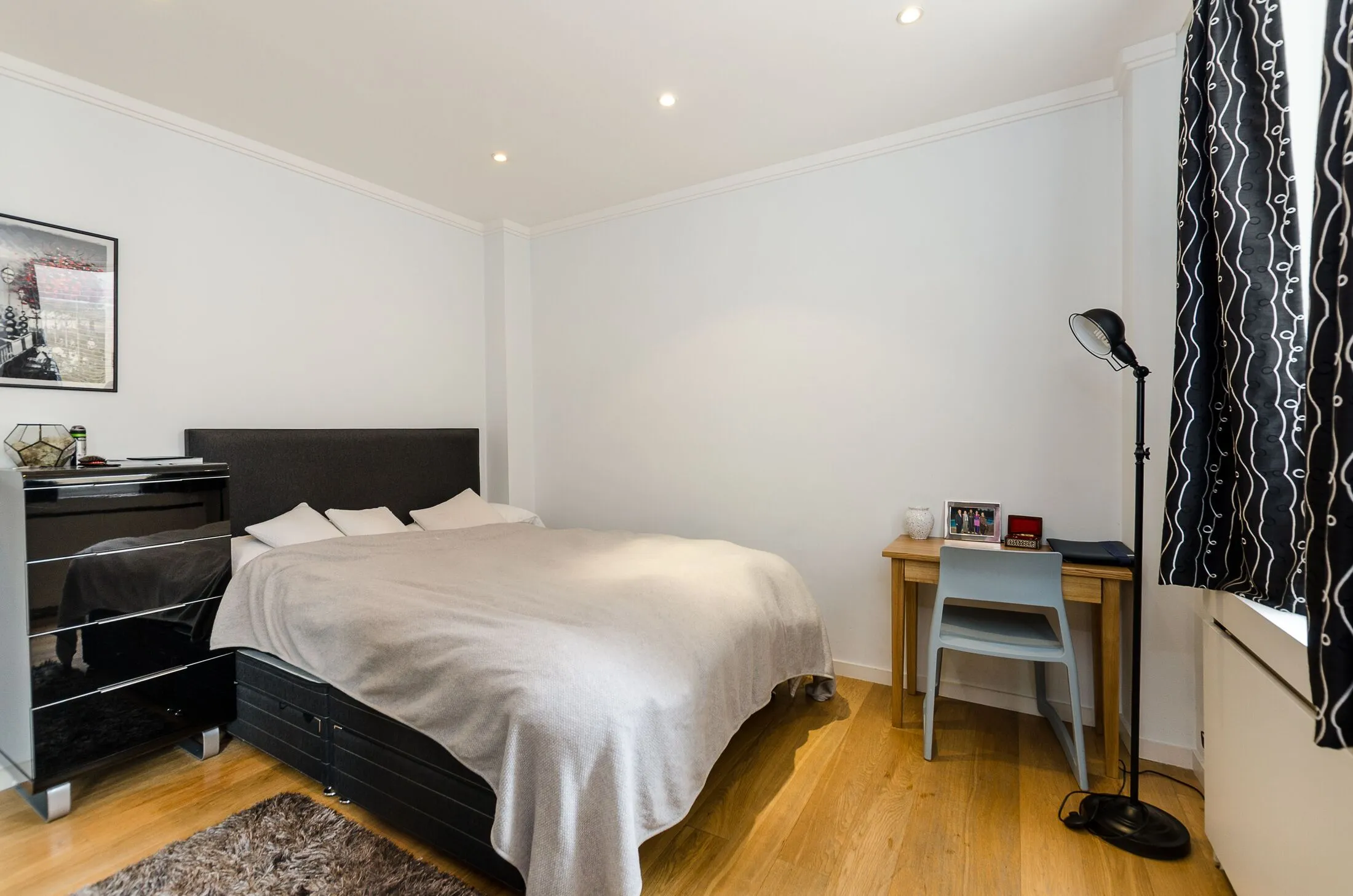 Flat Pembroke Place in Greater London