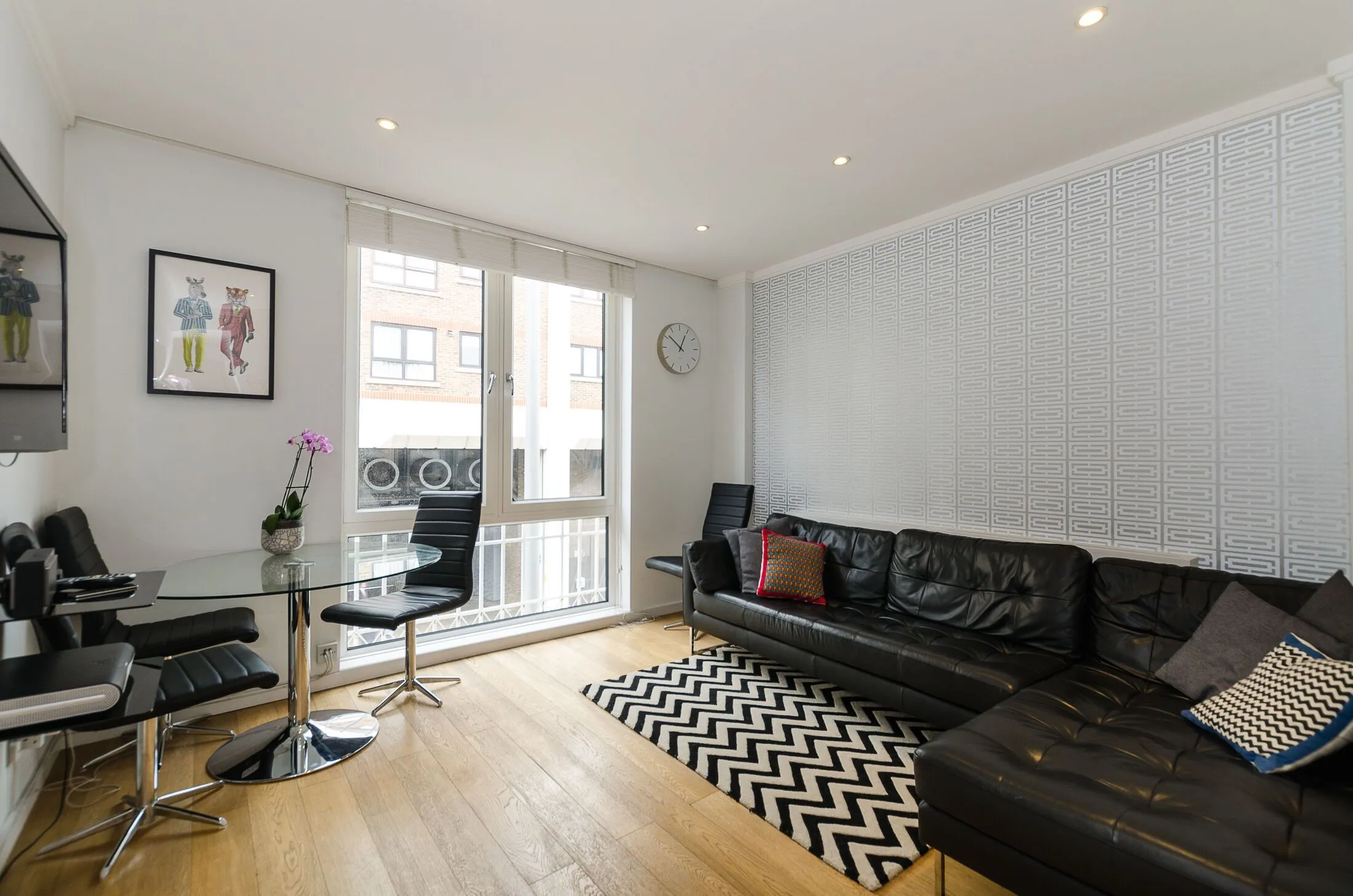 Flat Pembroke Place in Greater London