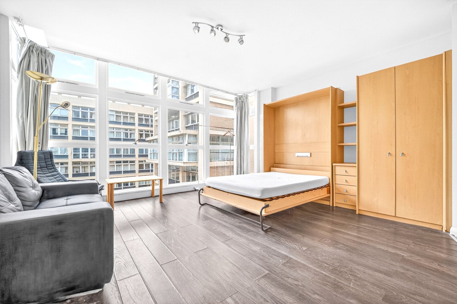 Flat Newington Causeway in Greater London
