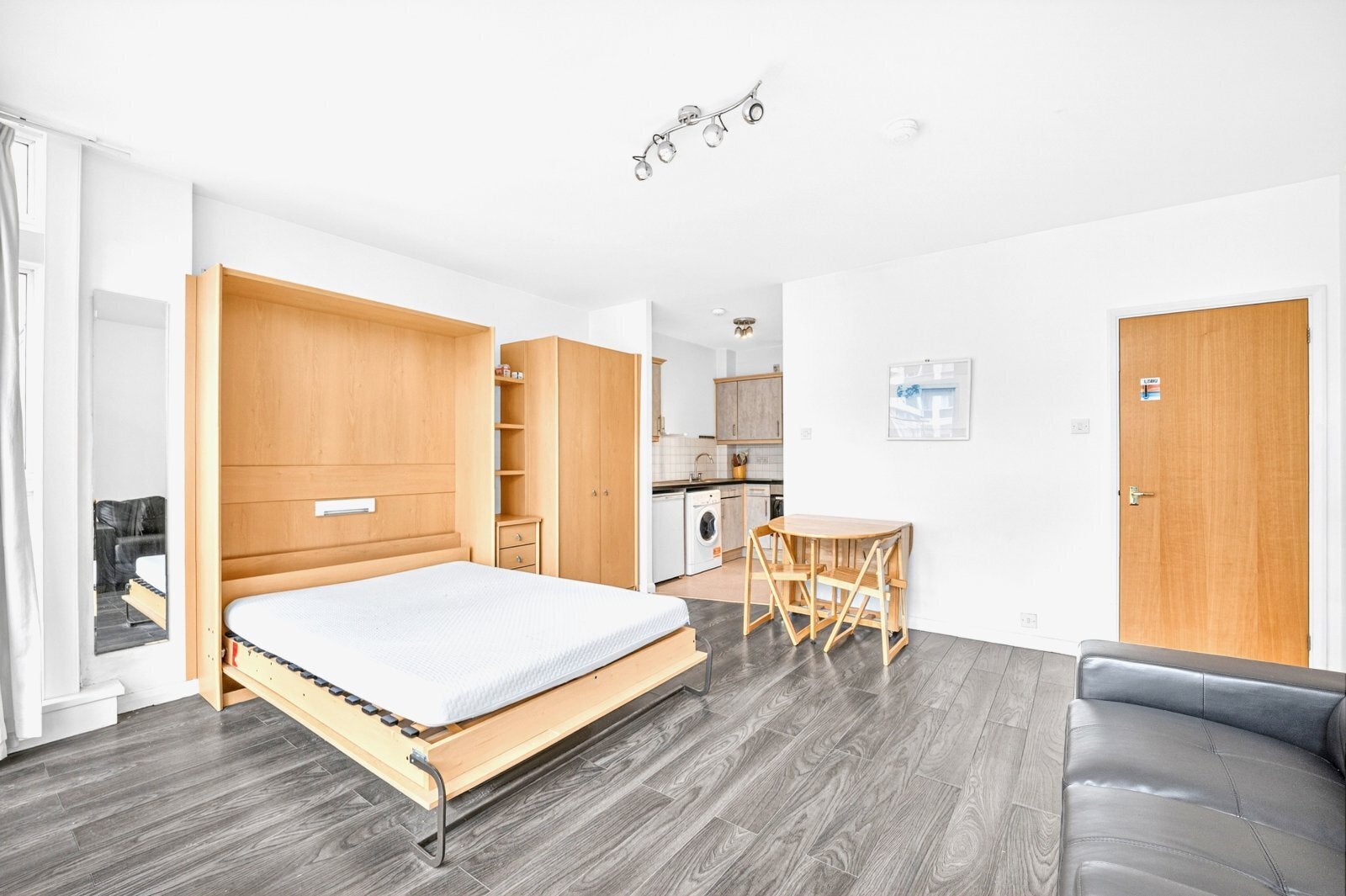 Flat Newington Causeway in Greater London
