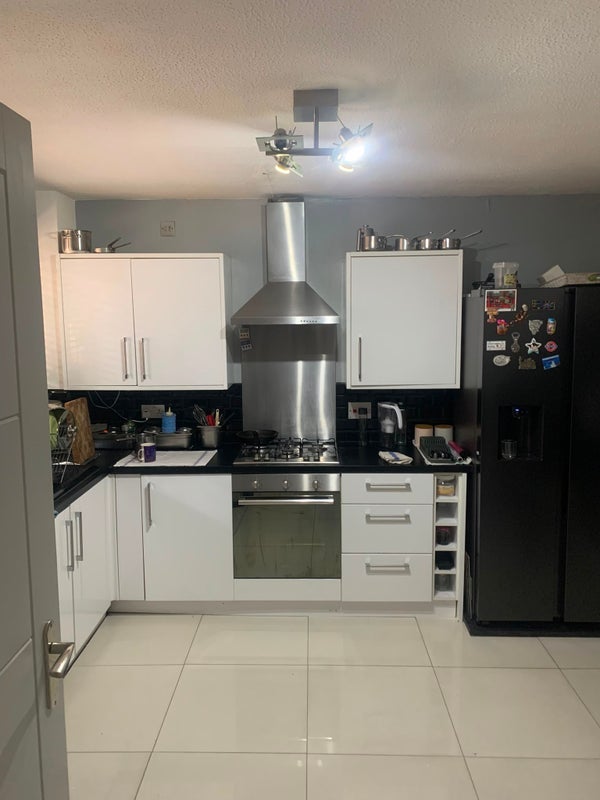 Room Bellflower Close in Greater London
