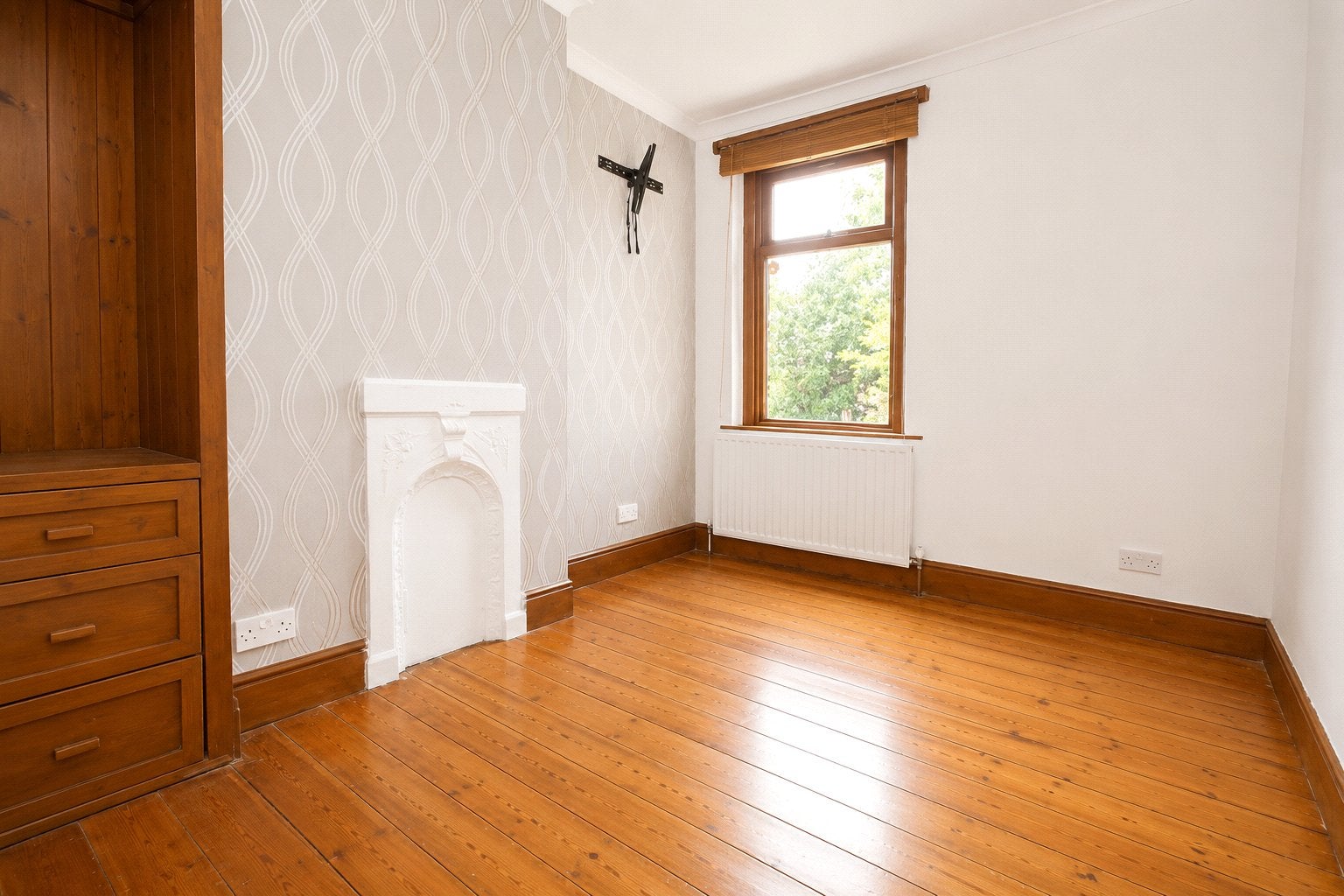 House Cranbrook Road in Greater London