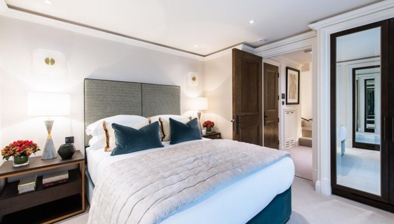 Flat Prince of Wales Terrace in Greater London