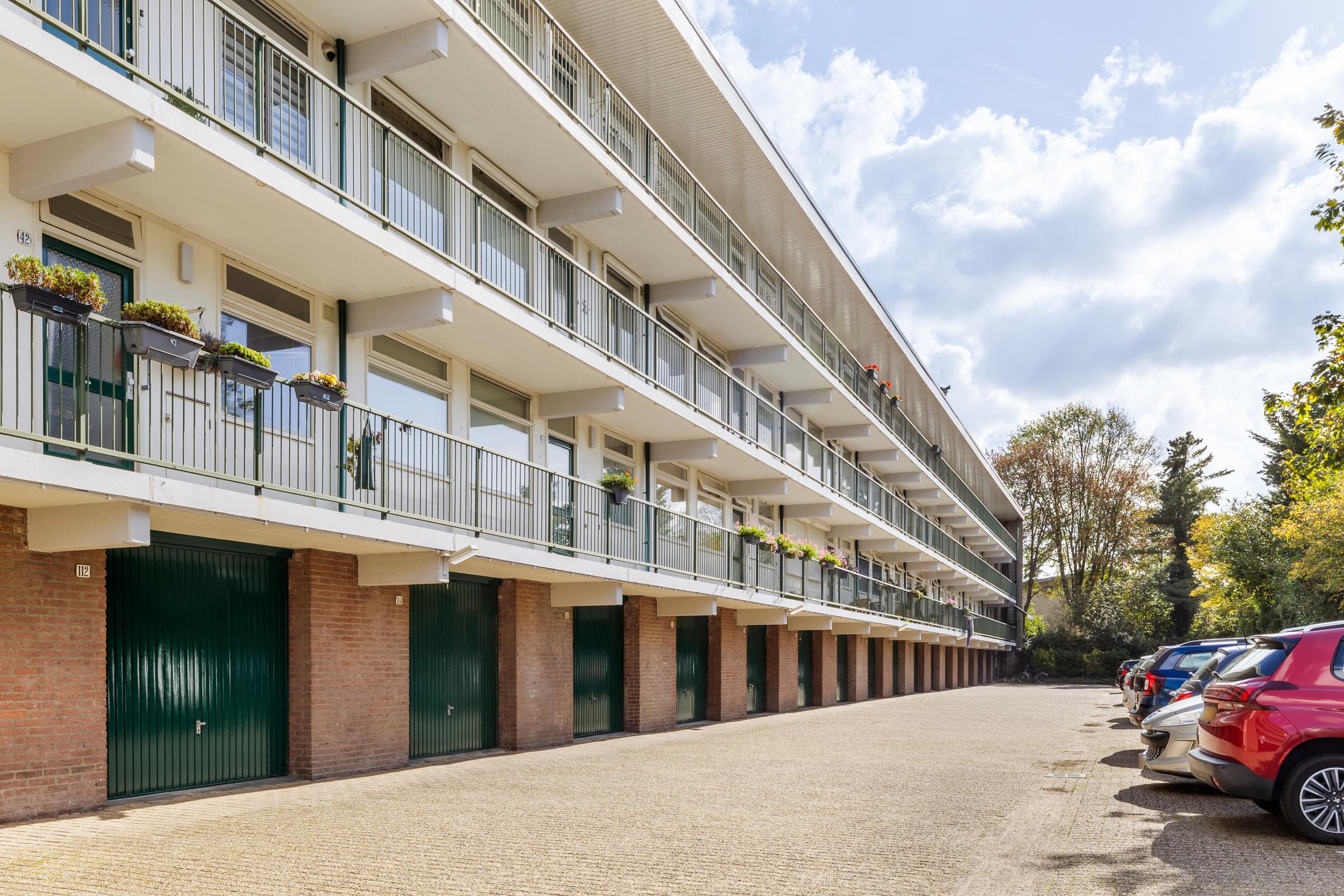 Appartement te koop: Cornelia de Langelaan 84, Bussum