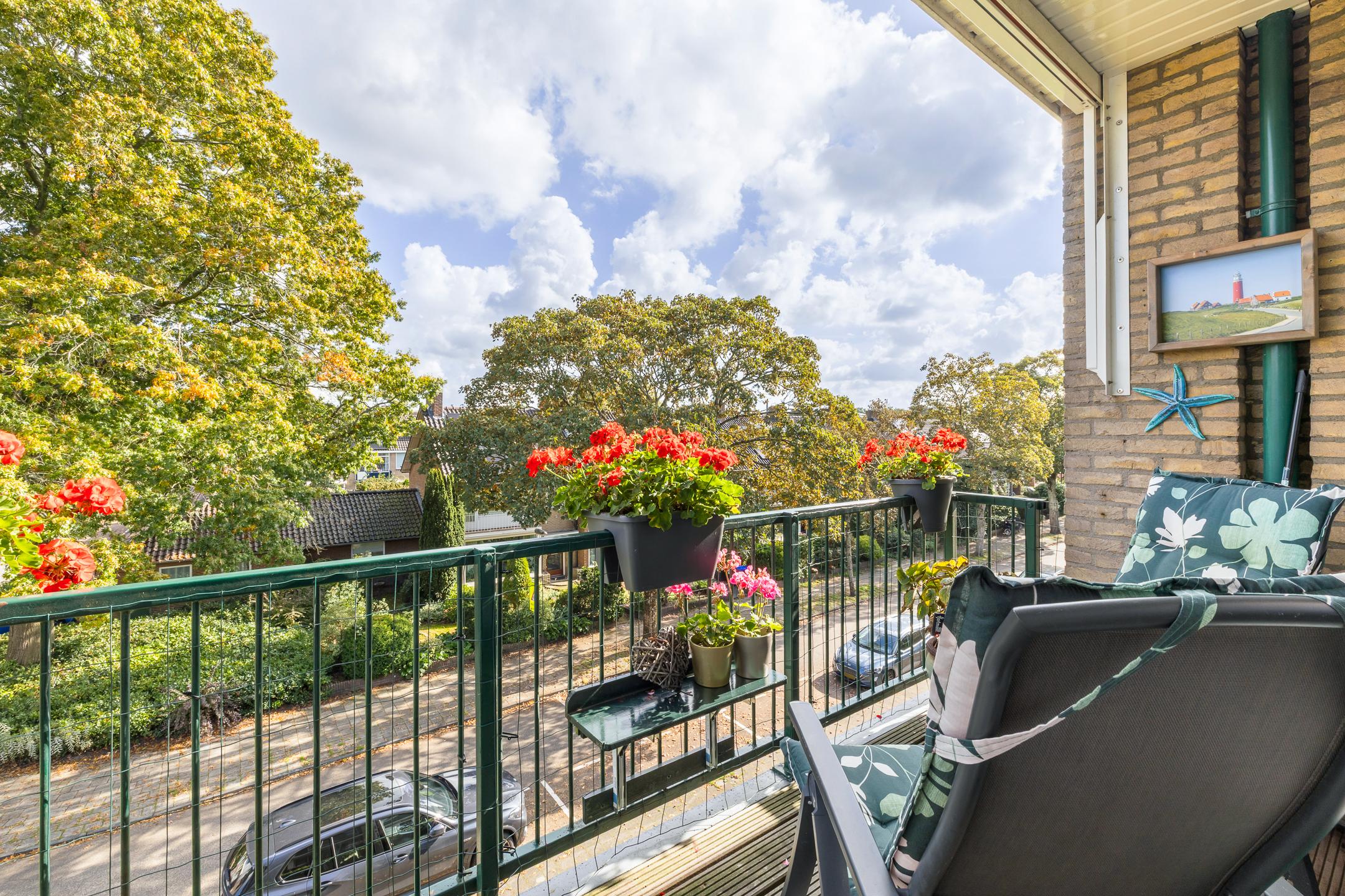 Appartement te koop: Cornelia de Langelaan 84, Bussum
