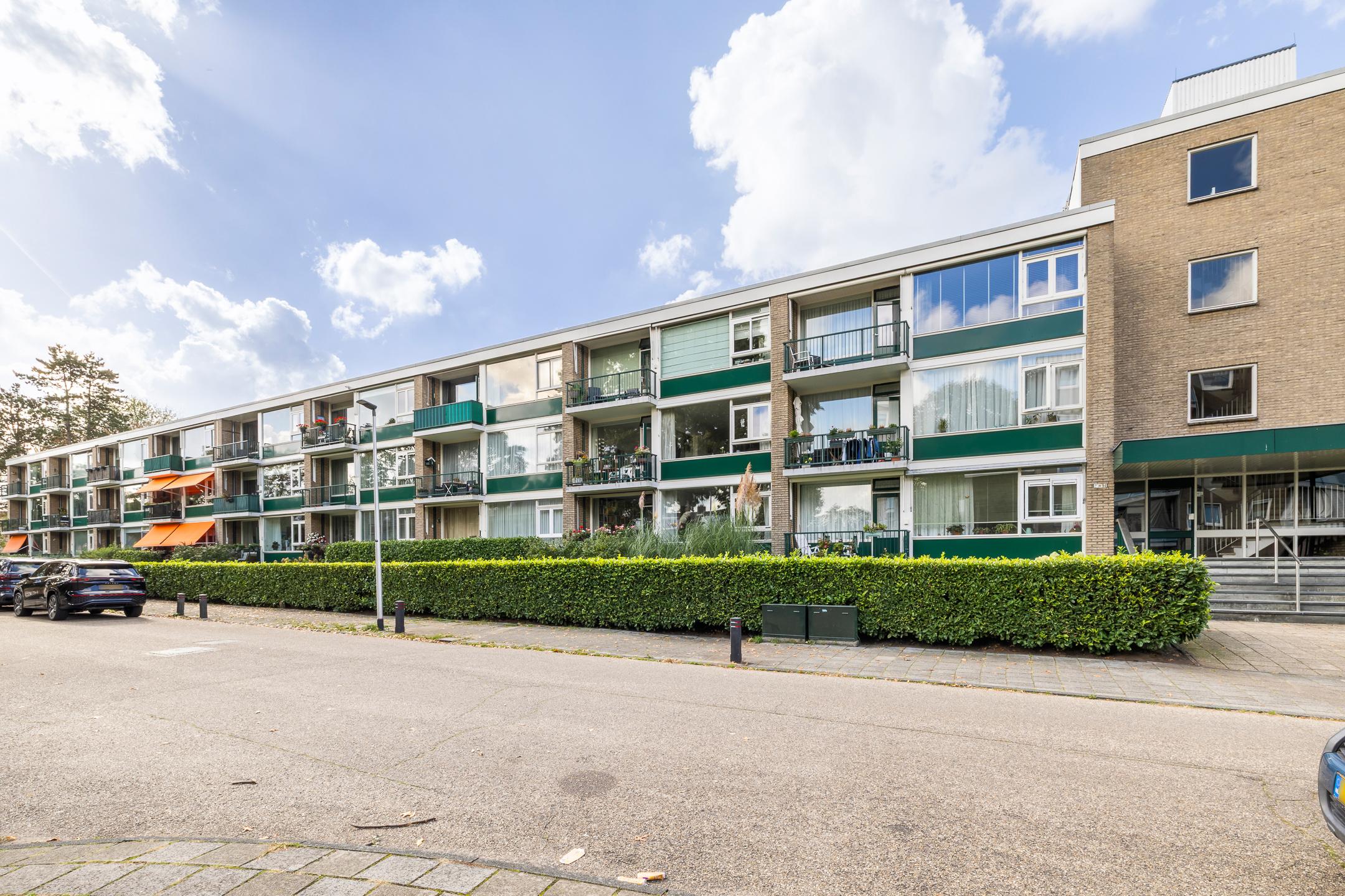Appartement te koop: Cornelia de Langelaan 84, Bussum