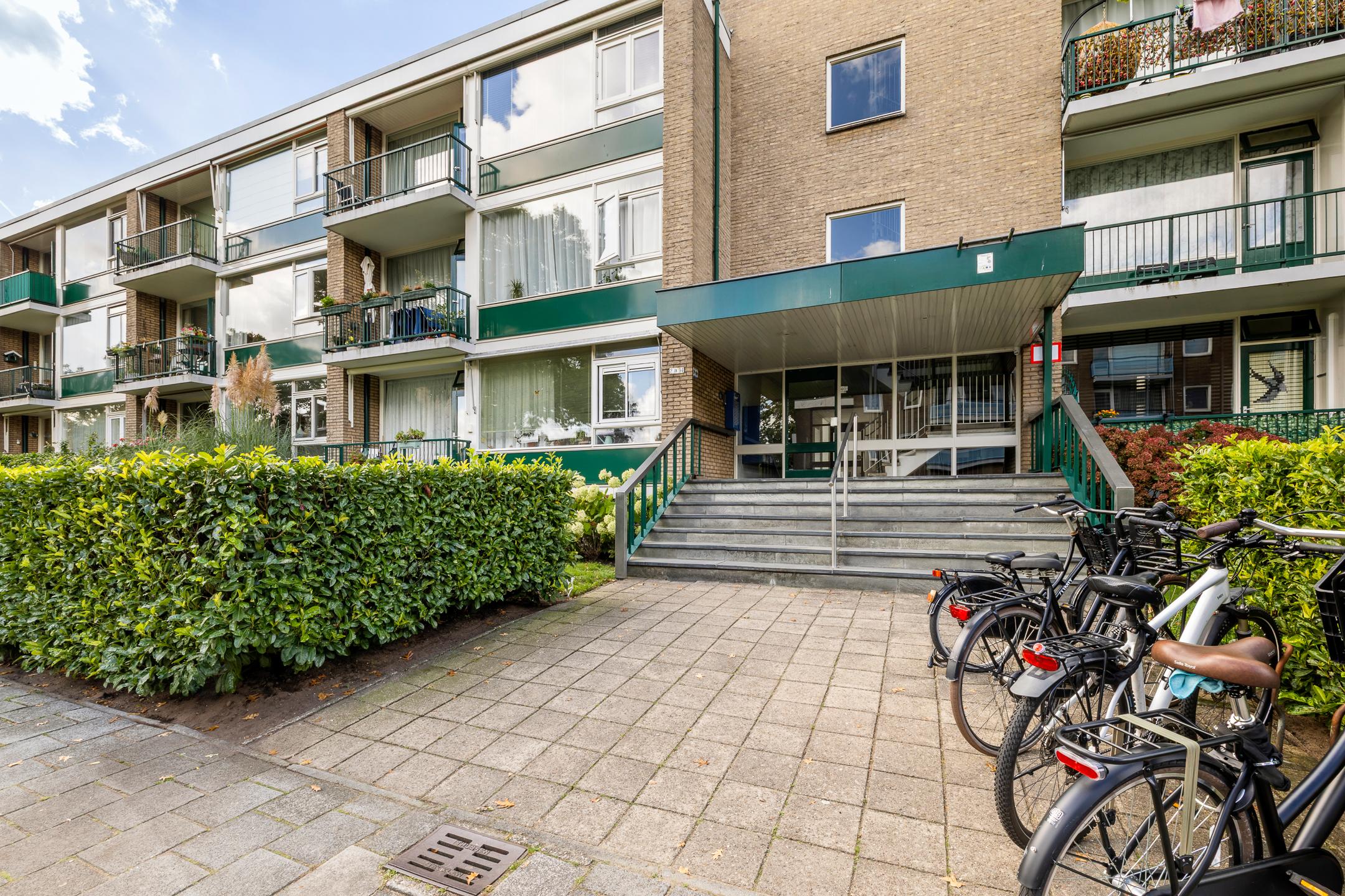 Appartement te koop: Cornelia de Langelaan 84, Bussum