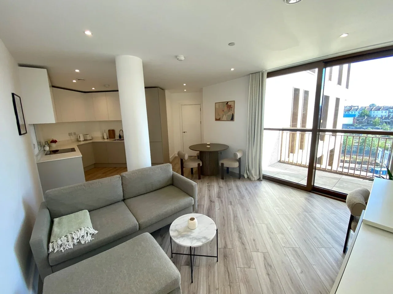 Flat Goodhall Street in Greater London