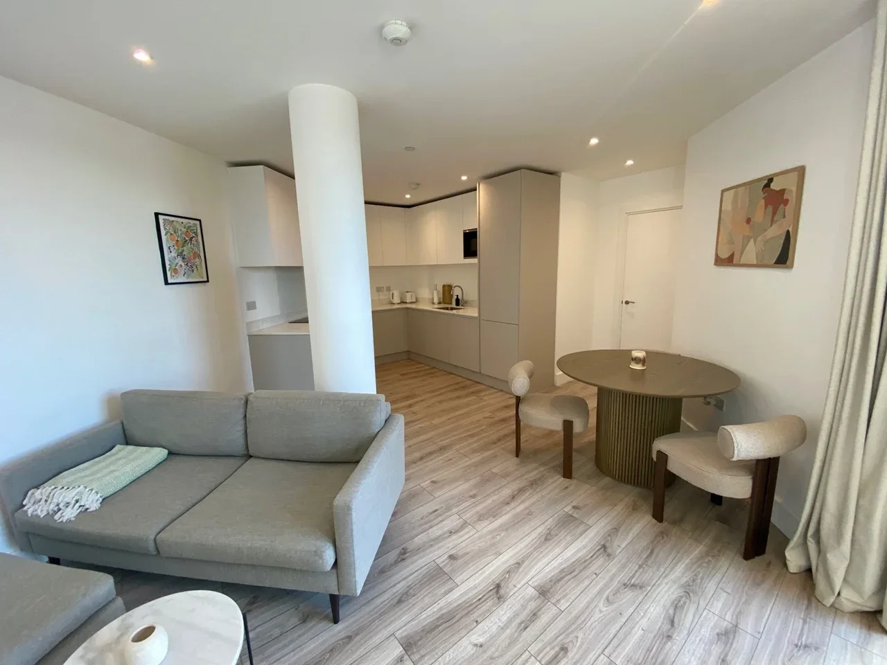 Flat Goodhall Street in Greater London