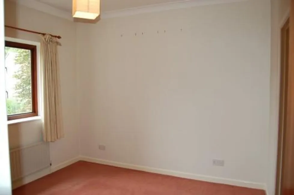 Flat Weydon Lane in Waverley