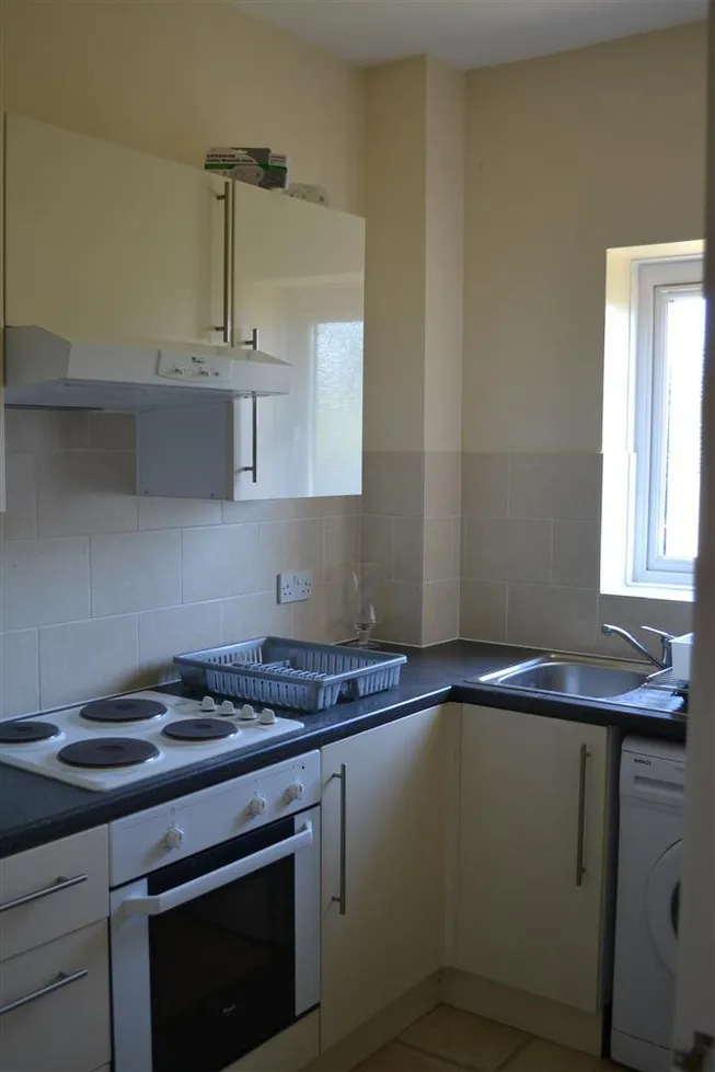 Flat Weydon Lane in Waverley