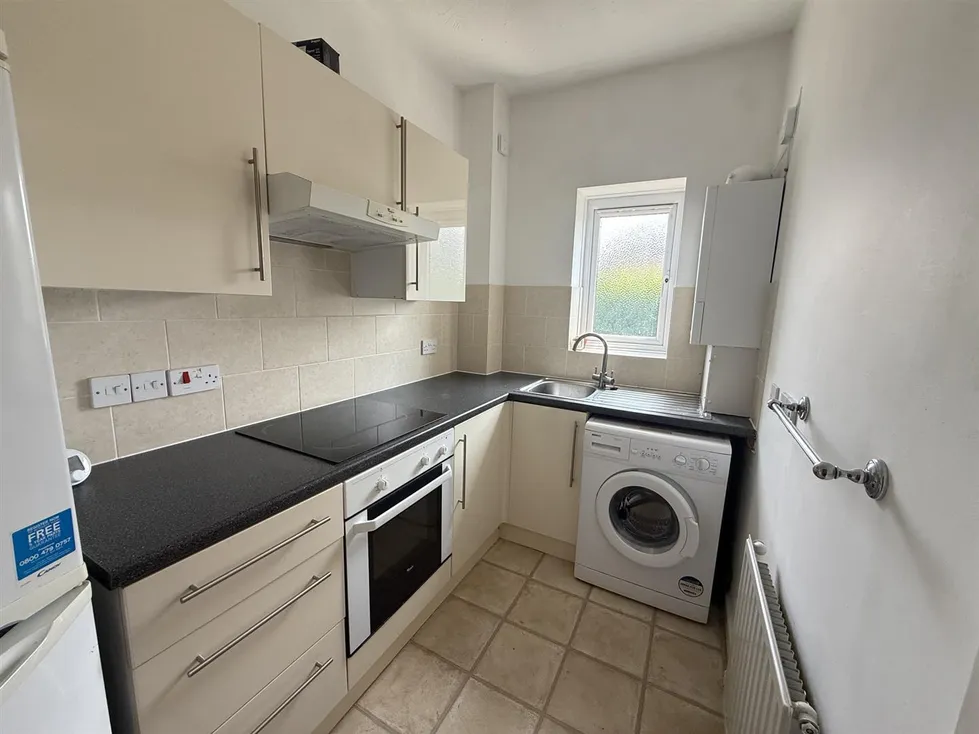 Flat Weydon Lane in Waverley