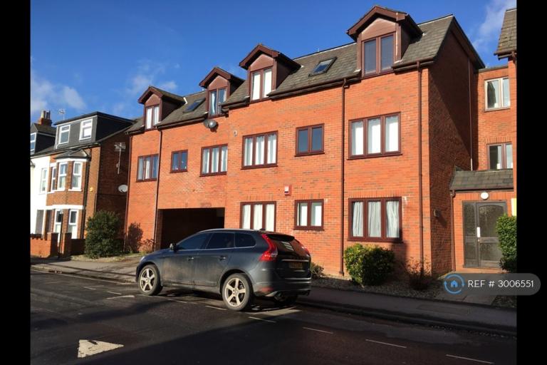 Flat Craven Road in Newbury