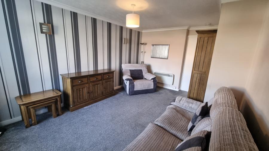 Flat Lee Crescent North in Aberdeen City