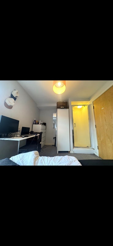 Room Lumley Avenue in Leeds
