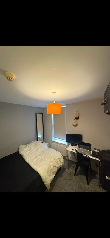 Room Lumley Avenue in Leeds