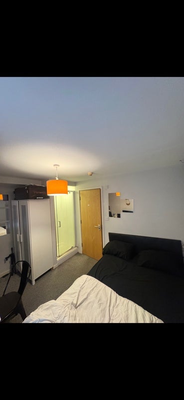 Room Lumley Avenue in Leeds