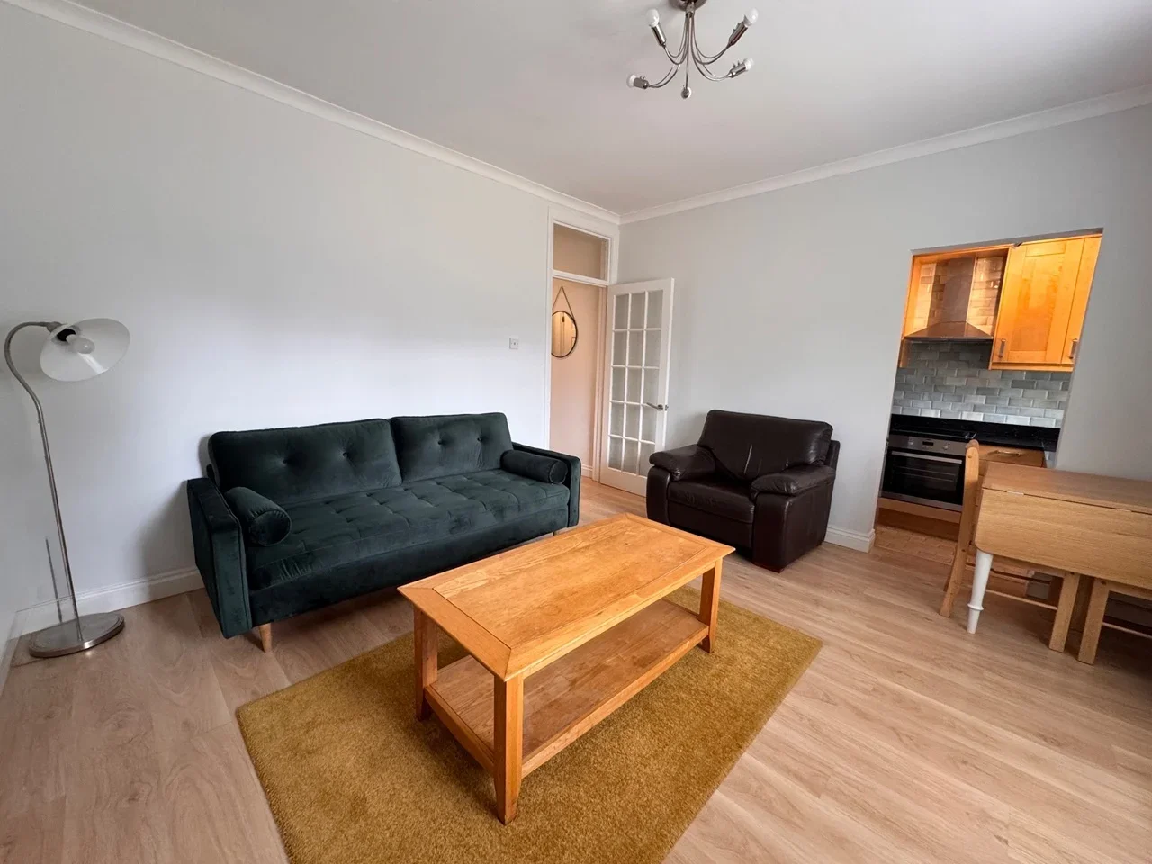 Flat Torrington Park in Greater London