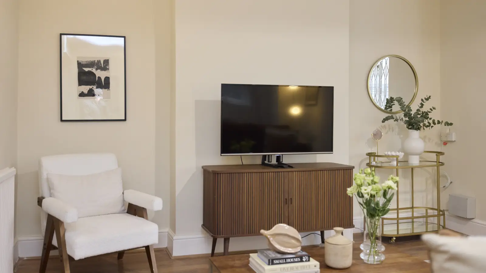 Flat Mercers Road in Greater London