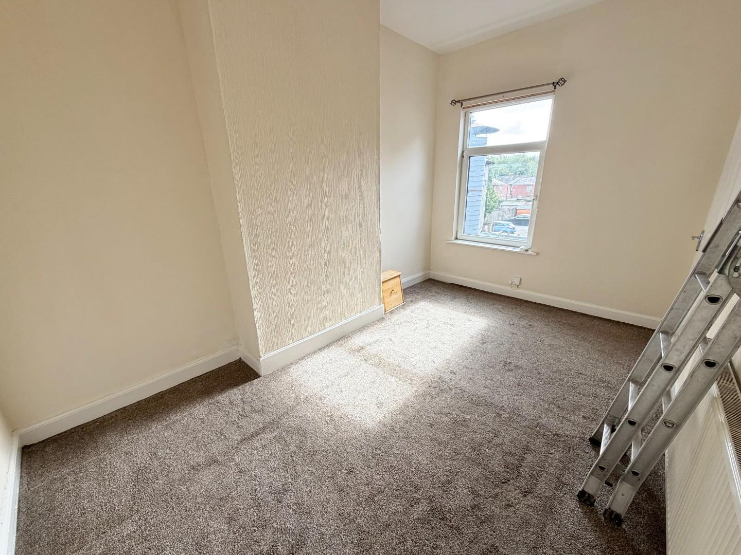 Flat Kitchener Street in Bury