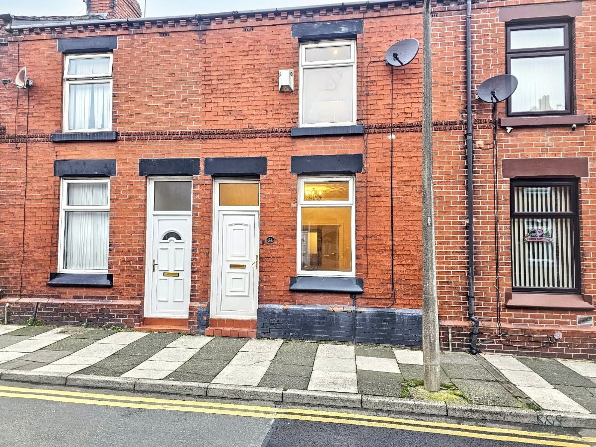 House Alfred Street in St Helens