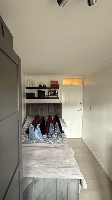 Room Alverston Gardens in Greater London