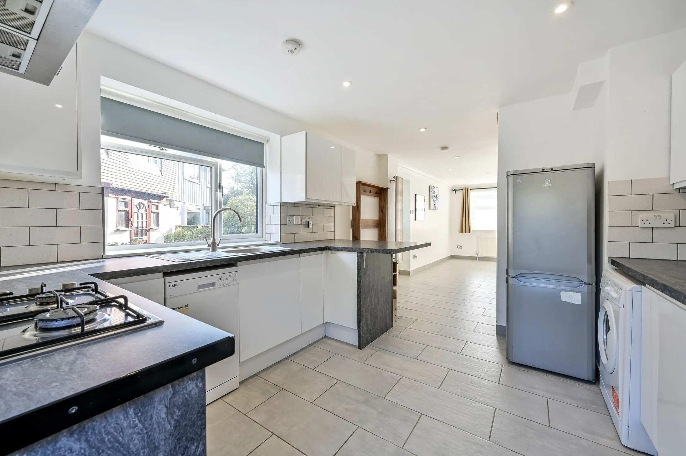 Flat Mayfield Close in Borough of Runnymede