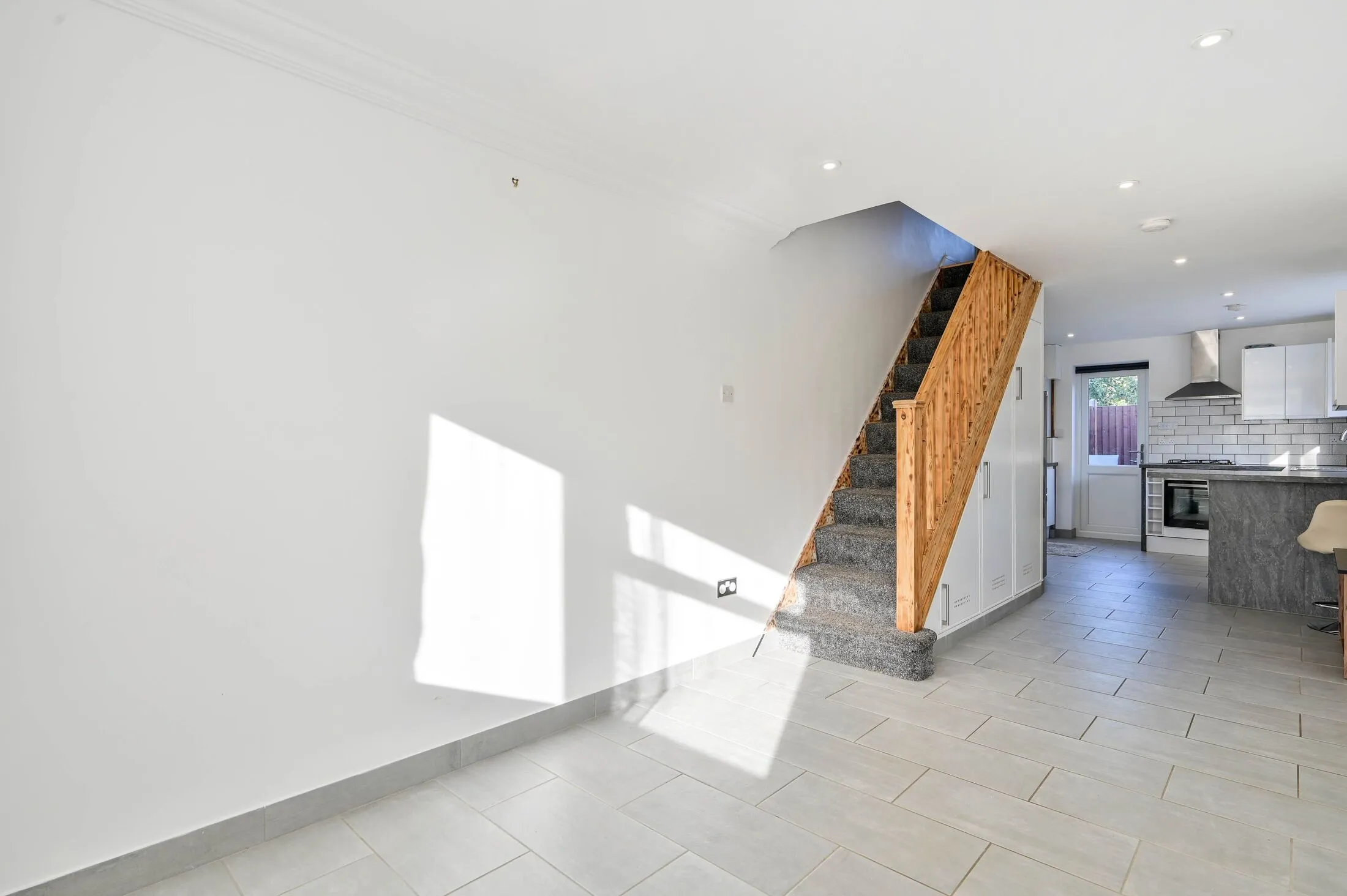 Flat Mayfield Close in Borough of Runnymede