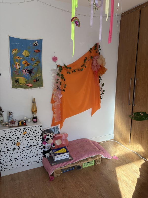 Room Ferme Park Road in Greater London