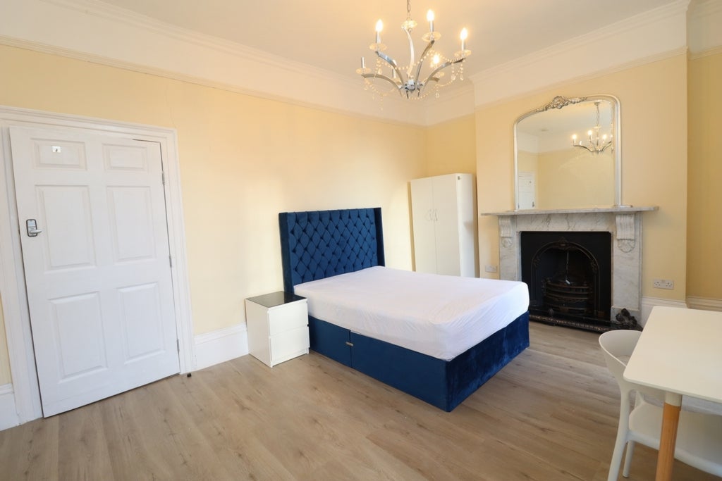 Room Globe Road in Greater London