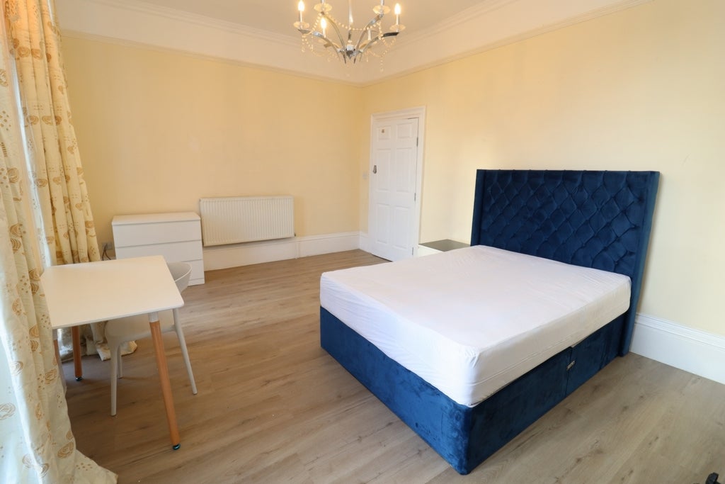 Room Globe Road in Greater London