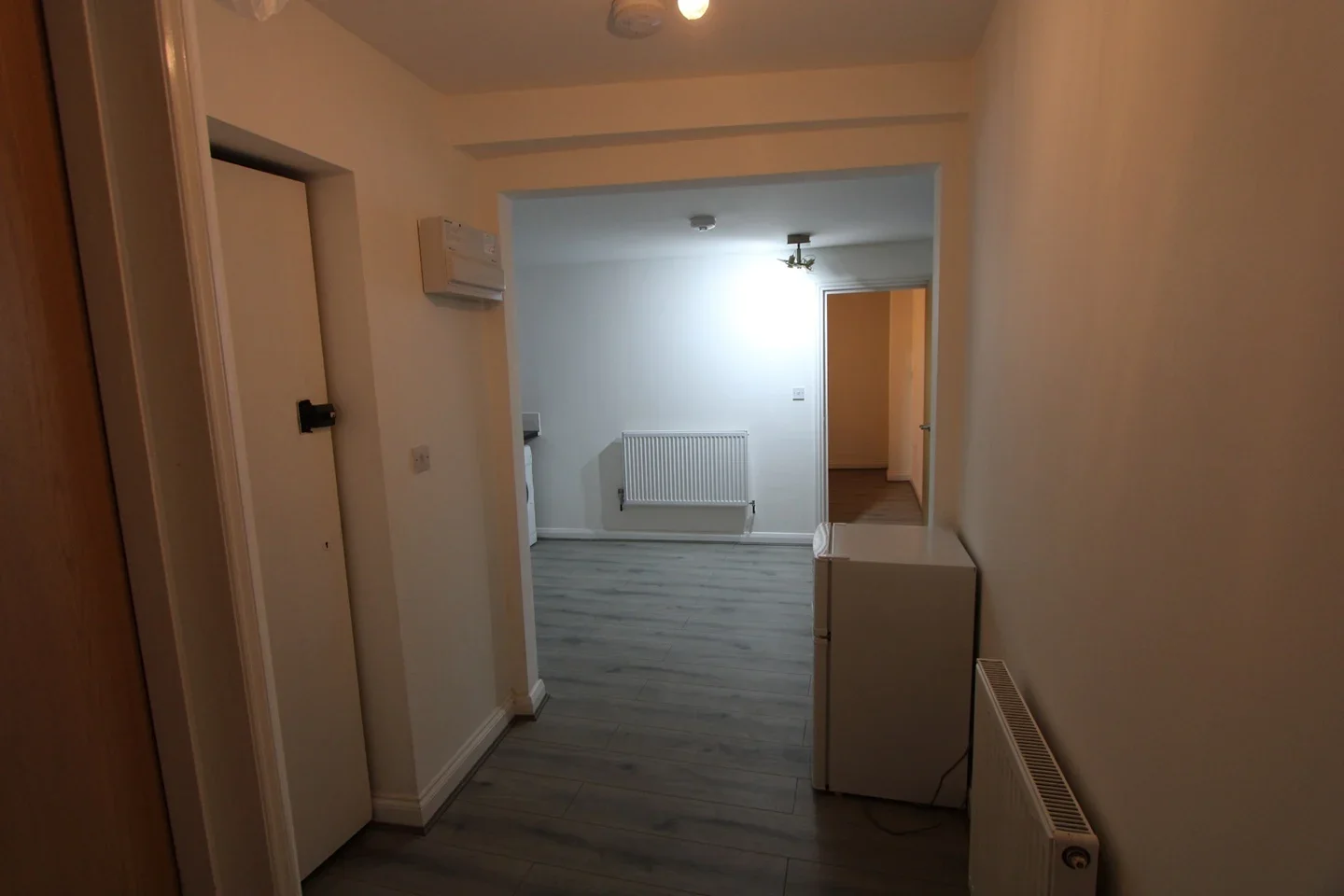 Flat Mitcham Road in Greater London