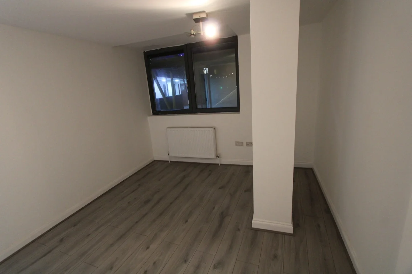 Flat Mitcham Road in Greater London